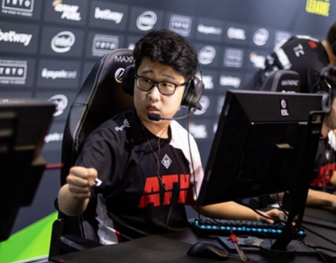 探索虚拟战斗新境界 5v5 MOBA游戏《Starvault VR》正式开启公测